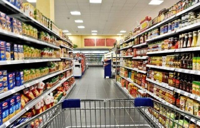 مقایسه قیمت یک ساله کالاهای اساسی از شیر تا گوشت/ قیمت تخم مرغ چهار برابر شد؛ بهای برنج ۵ برابر