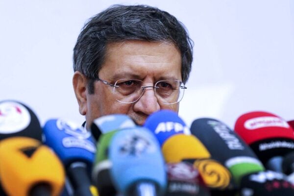 همتی: به عنوان وزیر اقتصاد از رفع فیلتر دفاع می‌کنم
