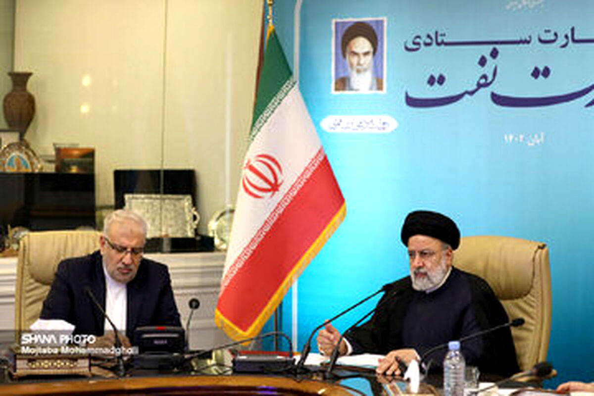 رئیسی به دنبال پایان دادن به خبر استعفا و خانه نشینی وزیر نفت؟ /رئیسی سرزده راهی وزارت نفت شد