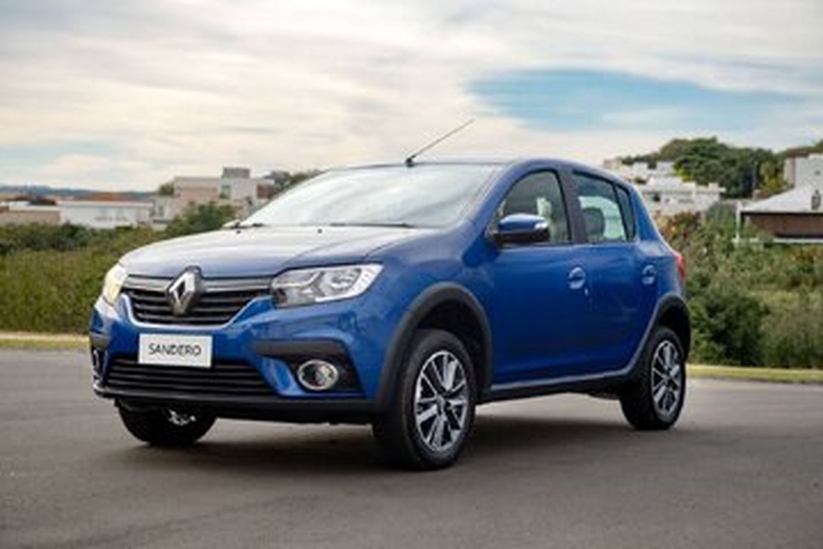 رنو ساندرو کمتر از ۵۰۰ میلیون تومان شد
