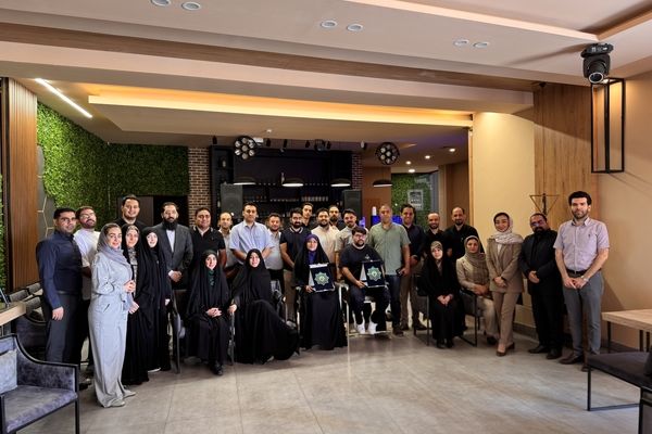 تجلیل از بانوی اثرگذار رسانه و سیاست، در ویژه‌برنامه «ستارگان خبرفوری»