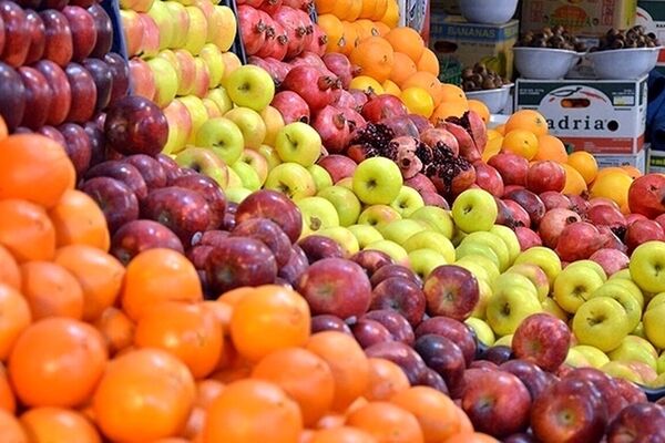 قیمت پایین میوه نسبت به پاییز پارسال/ میوه فروش ها: تقاضا کم است