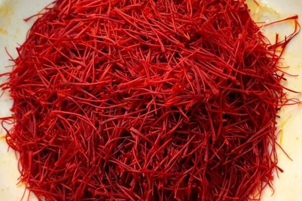 هر کیلو زعفران چند؟