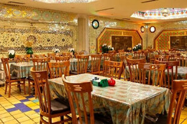 خرید شیرینی نصف شد