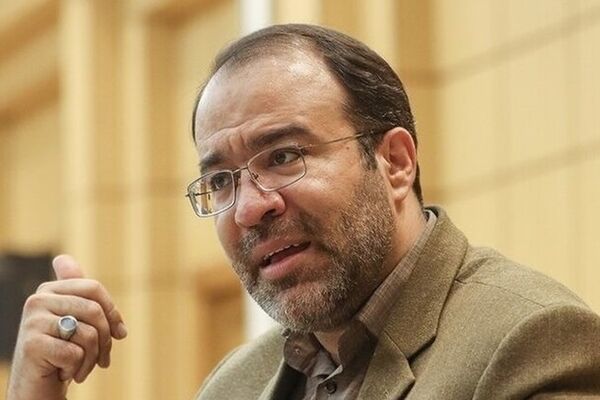 خلق پول عامل تورم است؛ صبح به صبح که از خواب بلند می‌شویم ۶-۷ هزار میلیارد به نقدینگی کشور اضافه می‌ شود/ویدئو
