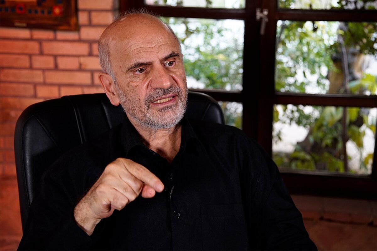 فرشاد مومنی: در زمان جنگ به مهندس موسوی هم می‌گفتند قیمت ارز را بالا ببر
