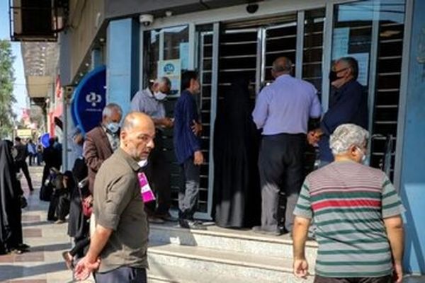 چه کسانی مشمول قانون کاهش سن بازنشستگی هستند؟