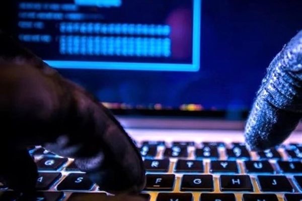 پشت پرده تصمیم دولت برای فروش سه بانک ملت، تجارت و صادرات در بورس چیست؟