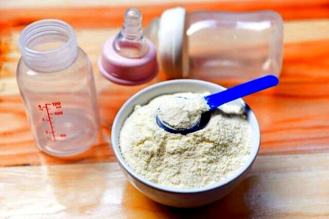 تخصیص ارز به واردات مواد اولیه شیرخشک نوزاد/ ظرفیت تولید ۱۱۷ میلیون قوطی را داریم