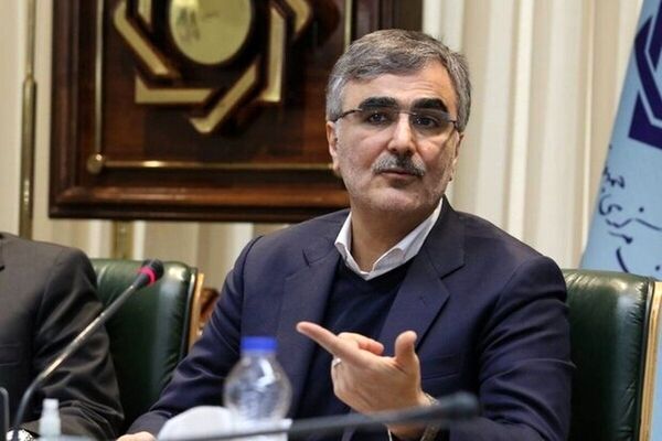 نرخ دلار بازار ایران را یک سایت آمریکایی تعیین می‌کند/ ویدئو
