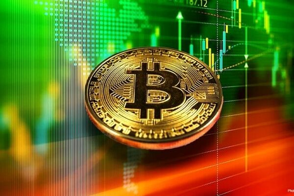 بیت کوین به پرواز در می آید