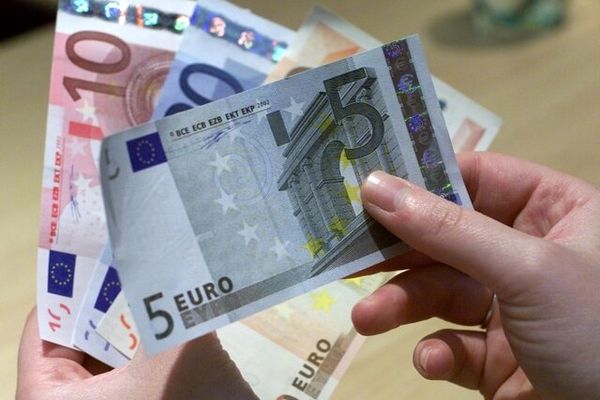 پیش بینی جایگزینی یورو با دلار