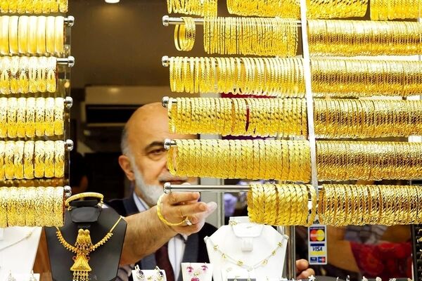 قیمت طلا، سکه و ارز ۸ اسفندماه؛ طلا به مرز حساس قیمتی رسید