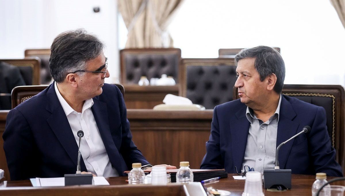 چرا تیم اقتصادی دولت برکنار نمی‌شوند و مدیران ناکارآمد کنار نمی‌روند؟
