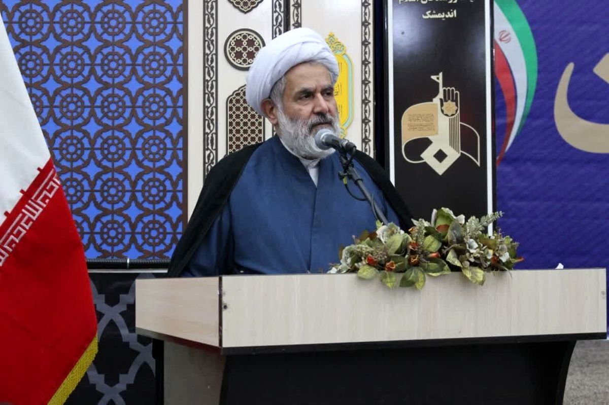 در سال ۱۴۰۰ تولید بنزین بیش از مصرف بود، اما هم اینک بنزین وارد میکنیم