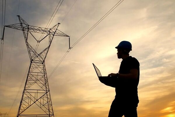 توانیر: قیمت برق، پلکانی افزایش می‌یابد
