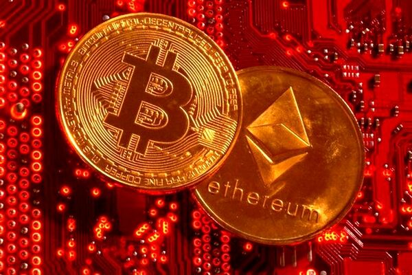 سقوط بیت کوین و اتریوم