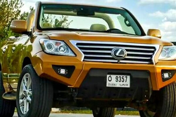 لکسس LX570 کانورتیبل، محصول یک تیونر خاورمیانه‌ای برای حمل شاهین