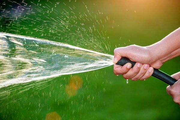 آب مشترکان پرمصرف تهرانی ۱۲ ساعت قطع می‌شود