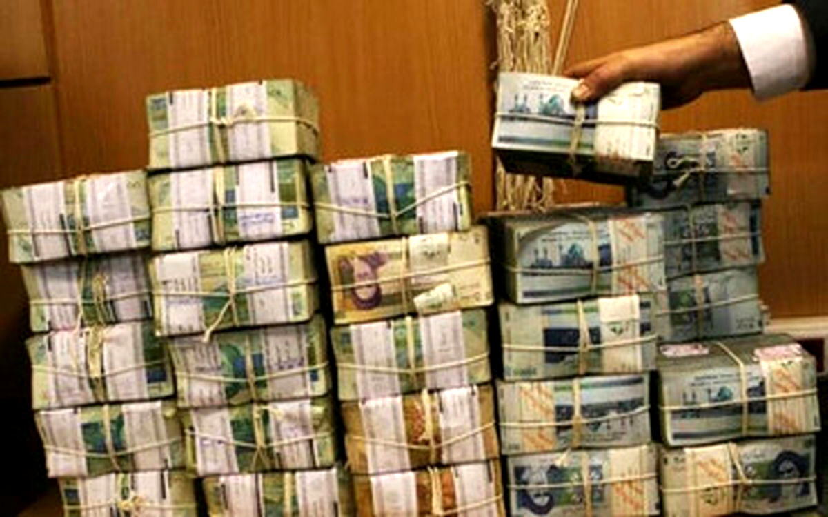 خزانه ای که دولت سیزدهم تحویل پزشکیان می‌دهد کفاف ۲-۳روز حقوق کارمندان دولت را هم نمی‌دهد/ پس پول آن همه نفتی که فروختید، کجاست؟