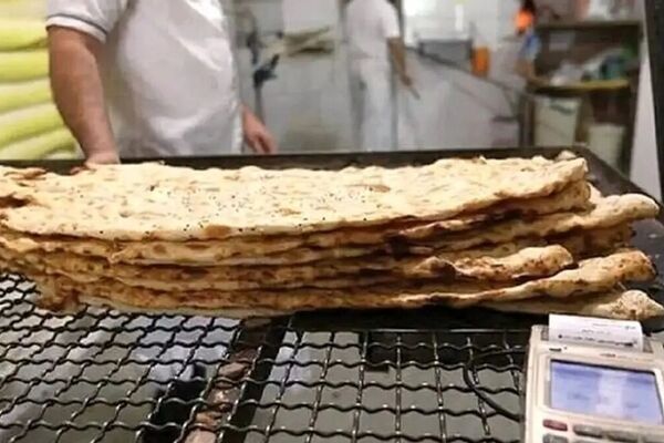 توضیح رییس اتاق اصناف درباره عرضه کیلویی نان/ نان سنگک پخته‌شده باید ۳۸۰ تا ۴۰۰ گرم باشد