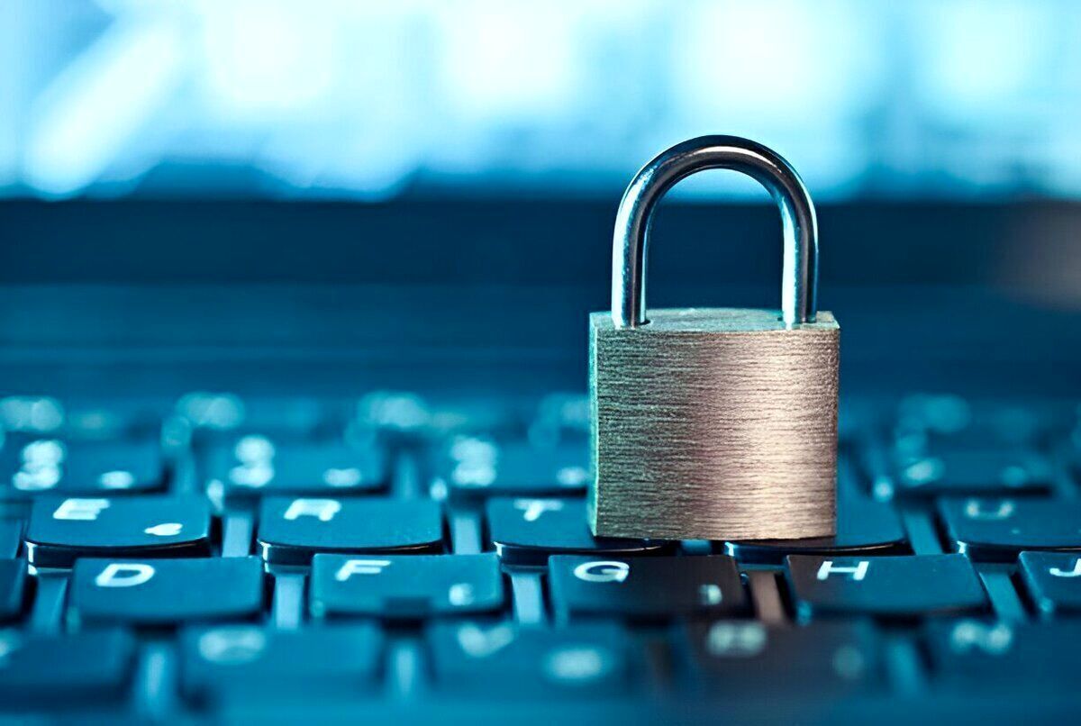 بانک مرکزی: وزارت ارتباطات بخواهد آمار فیلترشکن‌فروش‌ها را می‌دهیم
