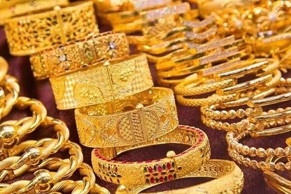قیمت طلا، سکه و ارز ۱۳ آبان ماه؛ ریزش قیمت ها در بازار طلا و ارز