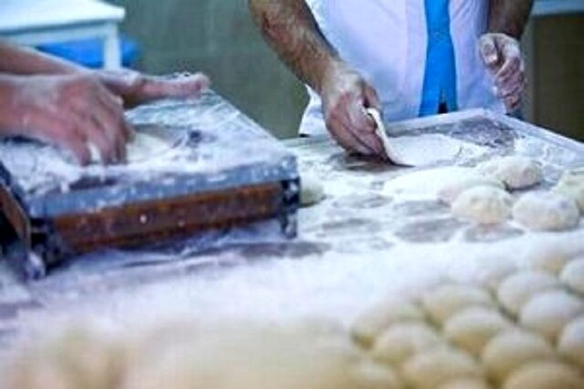 قطع سهمیه آرد نانوایی‌های گرانفروش/ توزیع سهمیه گرانفروشان به نانوایی‌های دیگر
