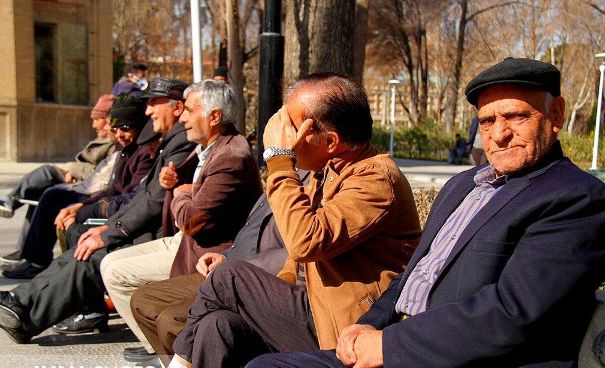 استدلال‌های مجلس برای قانون بازنشستگی خنده دار است