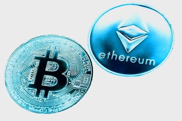 قیمت بیت‌کوین و اتریوم امروز یکشنبه ۱۱ مرداد ۱۴۰۵