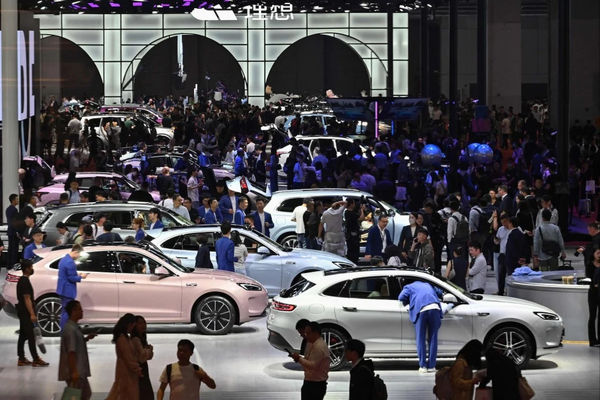 چینی ها در ورامین نیروگاه خورشیدی می‌سازند