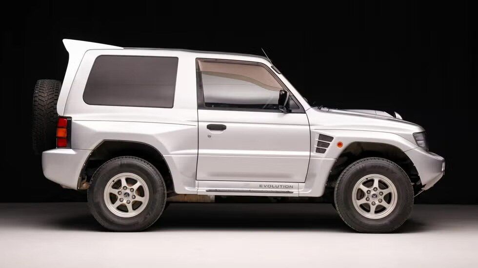 میتسوبیشی پاجرو با قدرت و طراحی استثنایی، به حراجی می‌رود /عکس