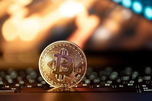 پرریسک ترین و امن ترین رمزارز برای ایرانی ها؛ بیت کوین یا تتر؟