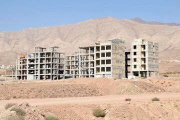 دولت های مختلف وظیفه خود را در ساماندهی مسکن رها کردند و کار دست سفته بازان افتاد
