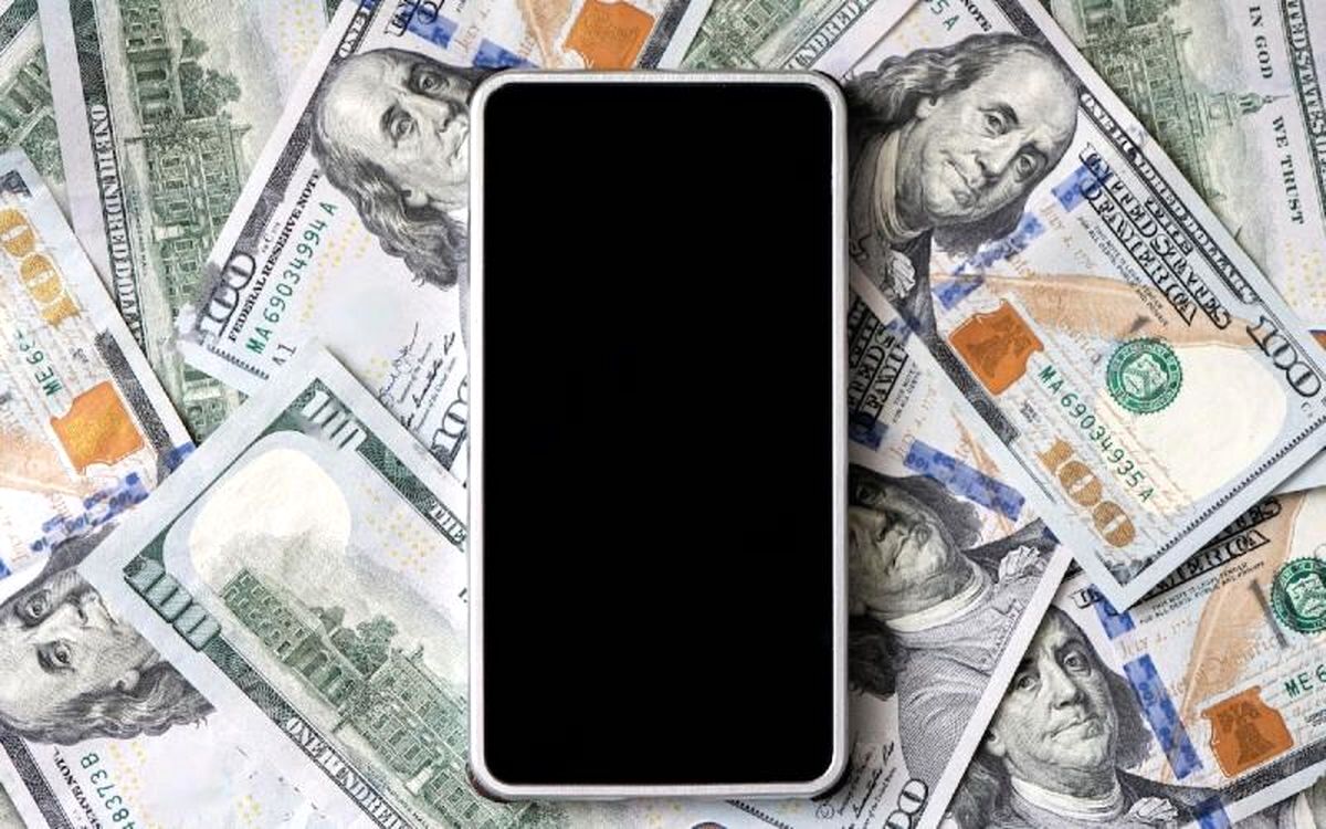 جهش قیمت گوشی های موبایل در بازار با افزایش قیمت دلار
